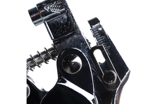 5_Дырокол для люверсов до 30л Attache, металлический